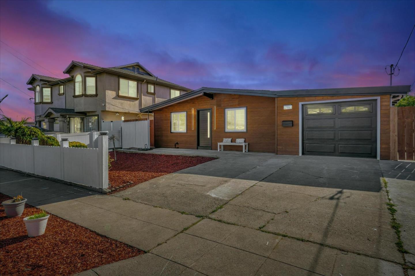 Detail Gallery Image 1 of 1 For 27941 Mandarin Ave, Hayward,  CA 94544 - 3 Beds | 2 Baths