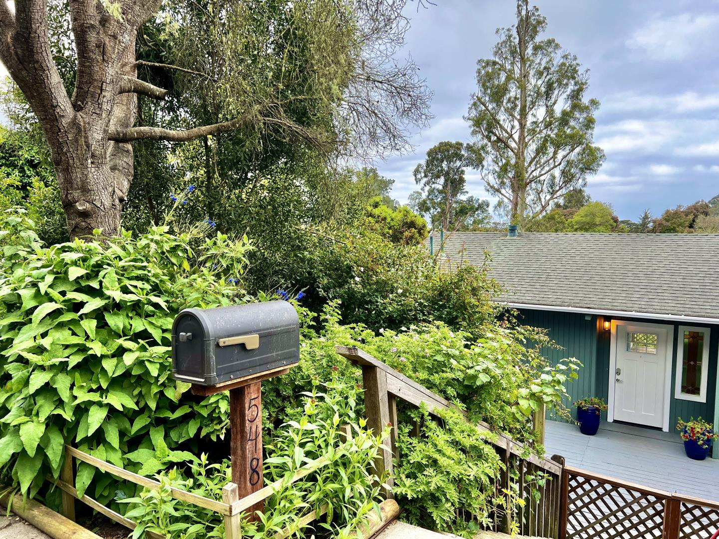 Photo of 548 Monterey Dr in Aptos, CA