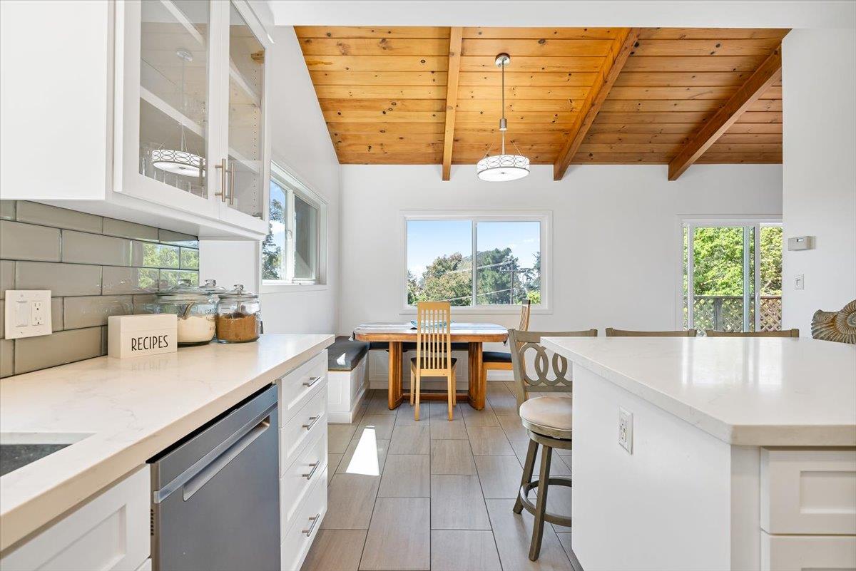 Detail Gallery Image 8 of 66 For 548 Monterey Dr, Aptos,  CA 95003 - 3 Beds | 2 Baths
