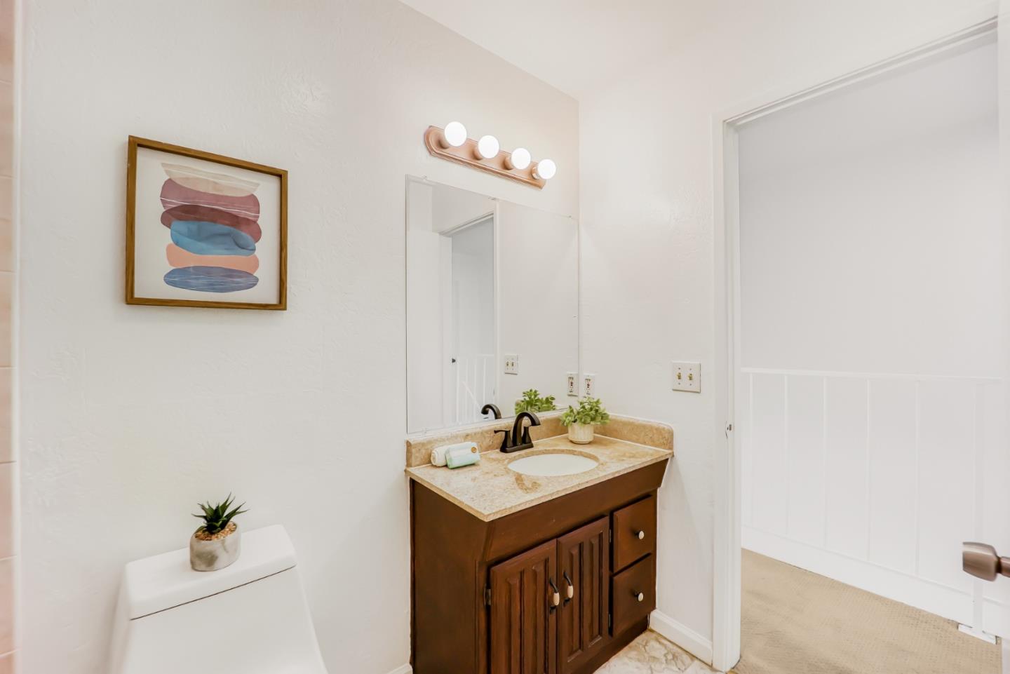 Detail Gallery Image 22 of 34 For 1046 Wright Ave #B,  Mountain View,  CA 94043 - 2 Beds | 1/1 Baths