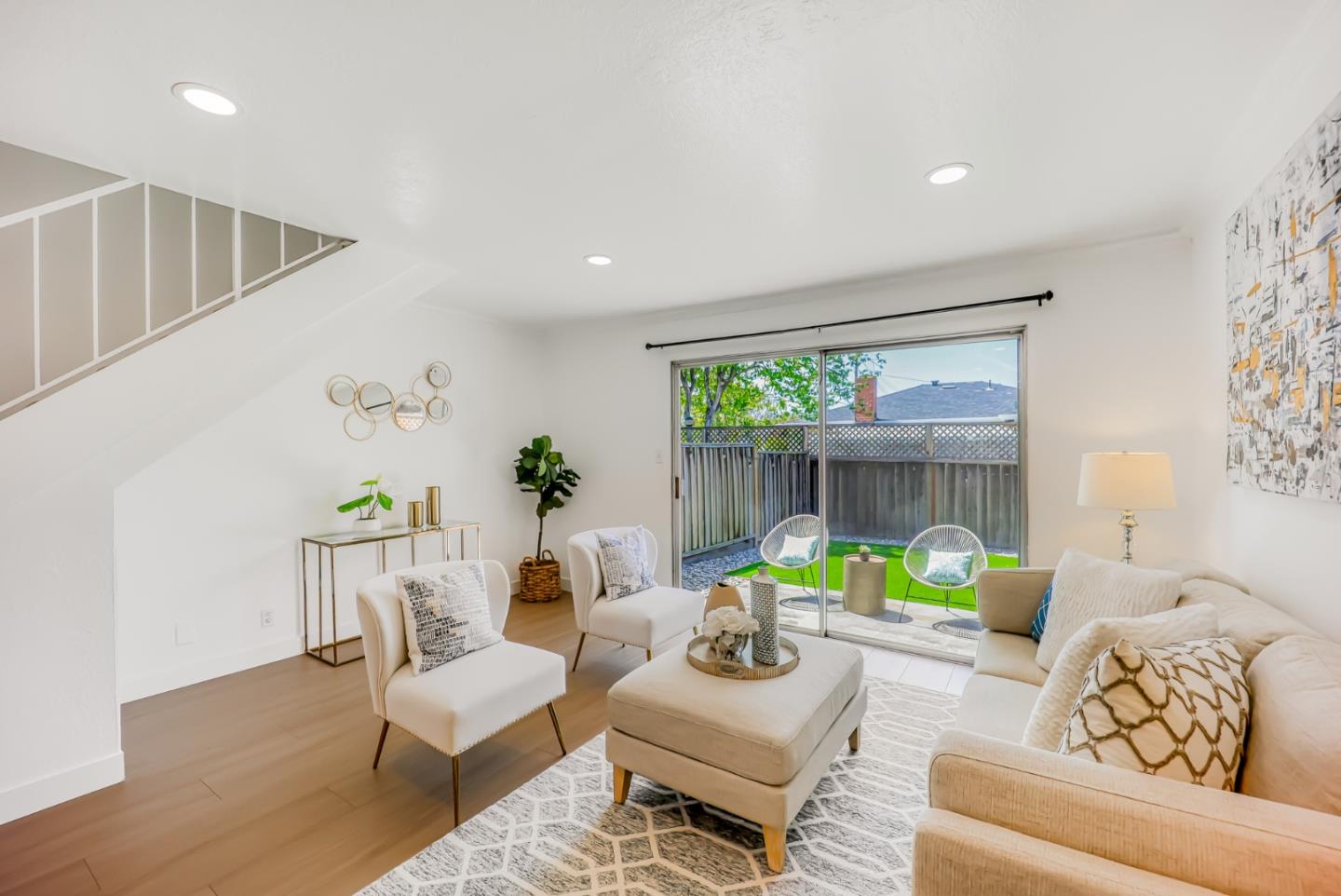 Detail Gallery Image 5 of 34 For 1046 Wright Ave #B,  Mountain View,  CA 94043 - 2 Beds | 1/1 Baths