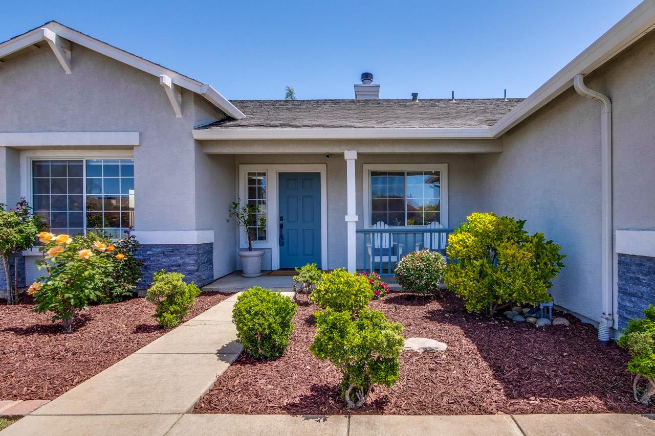 Detail Gallery Image 2 of 62 For 6 Chardonnay Cir, Salinas,  CA 93906 - 3 Beds | 2 Baths