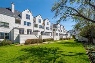 Detail Gallery Image 1 of 24 For 200 W Cliff Dr #24,  Santa Cruz,  CA 95060 - 2 Beds | 2/1 Baths