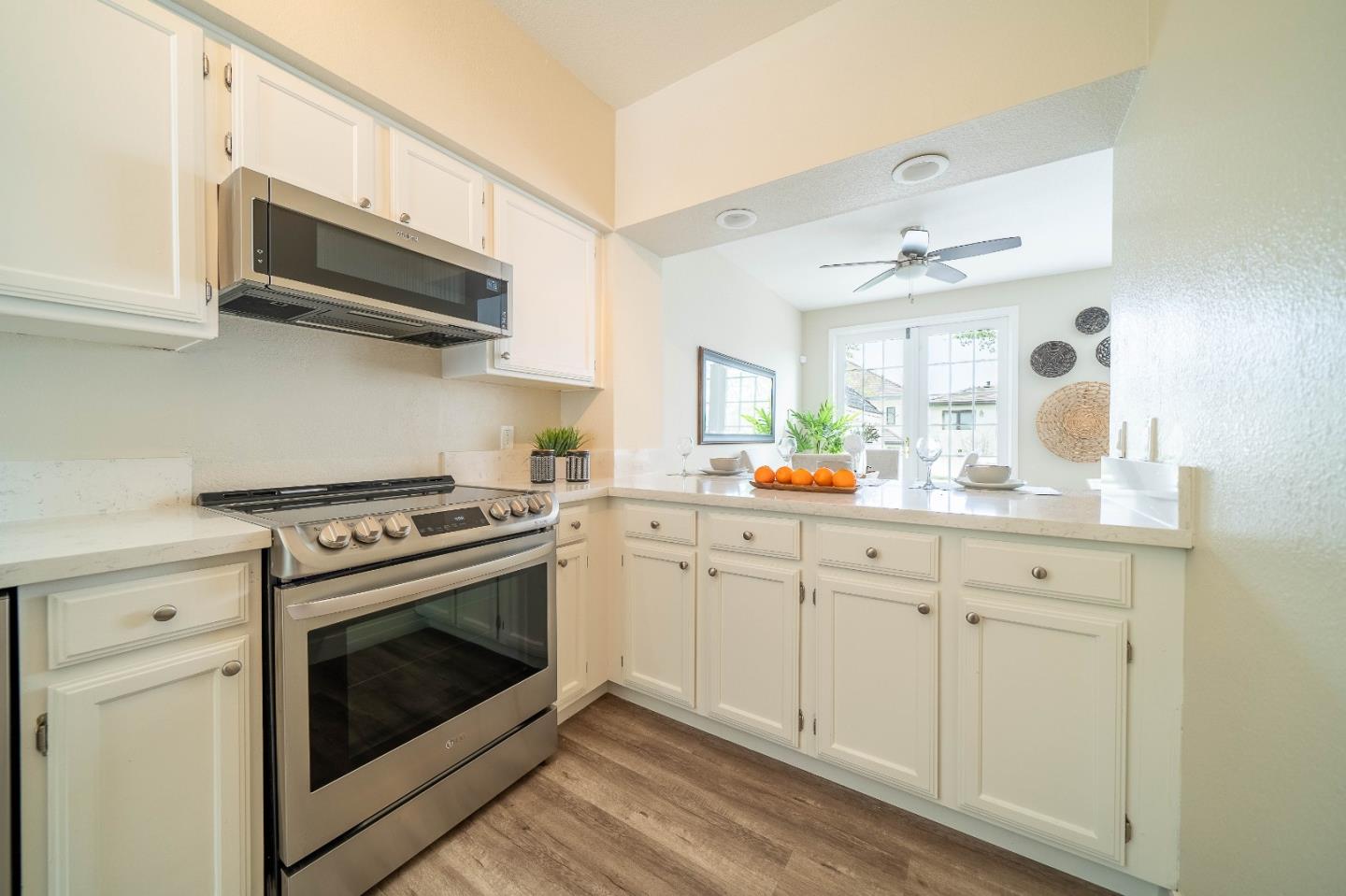 Detail Gallery Image 11 of 24 For 200 W Cliff Dr #24,  Santa Cruz,  CA 95060 - 2 Beds | 2/1 Baths