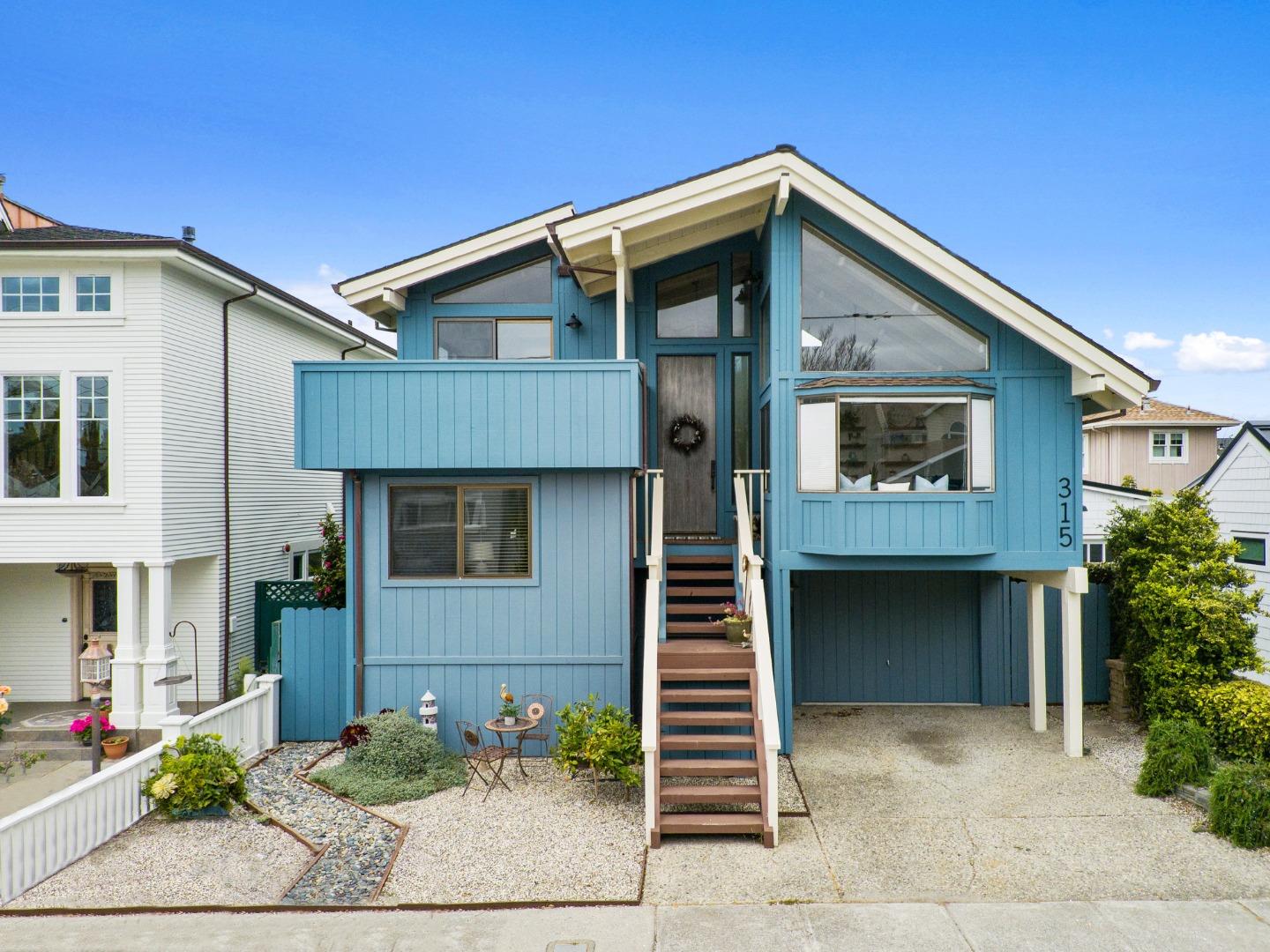 Detail Gallery Image 1 of 1 For 315 6th Ave, Santa Cruz,  CA 95062 - 3 Beds | 2 Baths