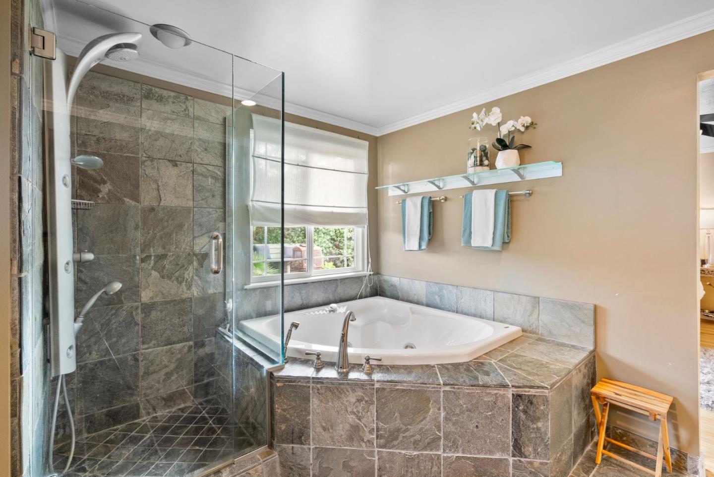 Detail Gallery Image 16 of 31 For 111 Dalma Dr, Mountain View,  CA 94041 - 3 Beds | 2 Baths