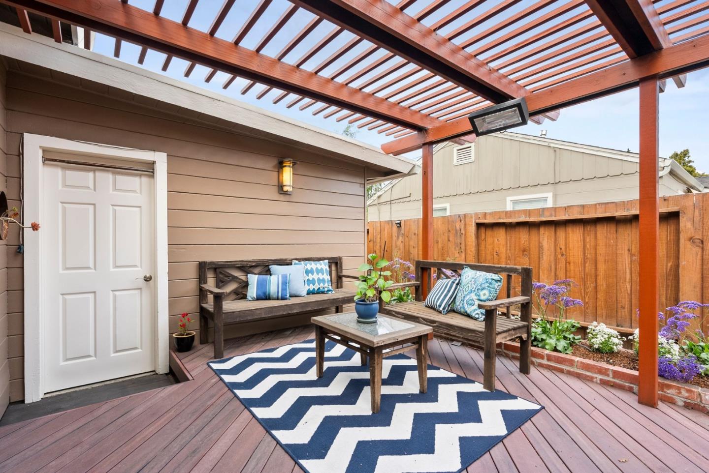 Detail Gallery Image 26 of 31 For 111 Dalma Dr, Mountain View,  CA 94041 - 3 Beds | 2 Baths