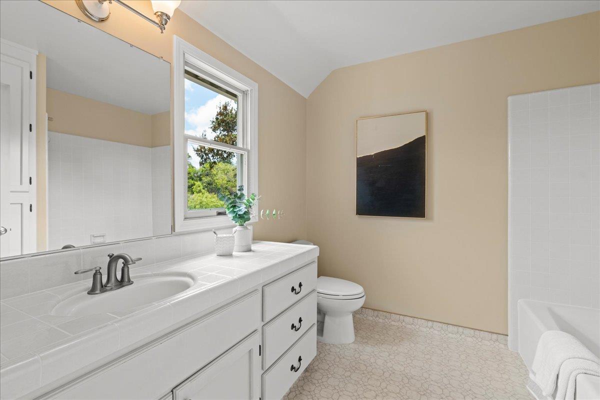 Detail Gallery Image 32 of 54 For 27228 Elena Rd, Los Altos Hills,  CA 94022 - 4 Beds | 3/1 Baths