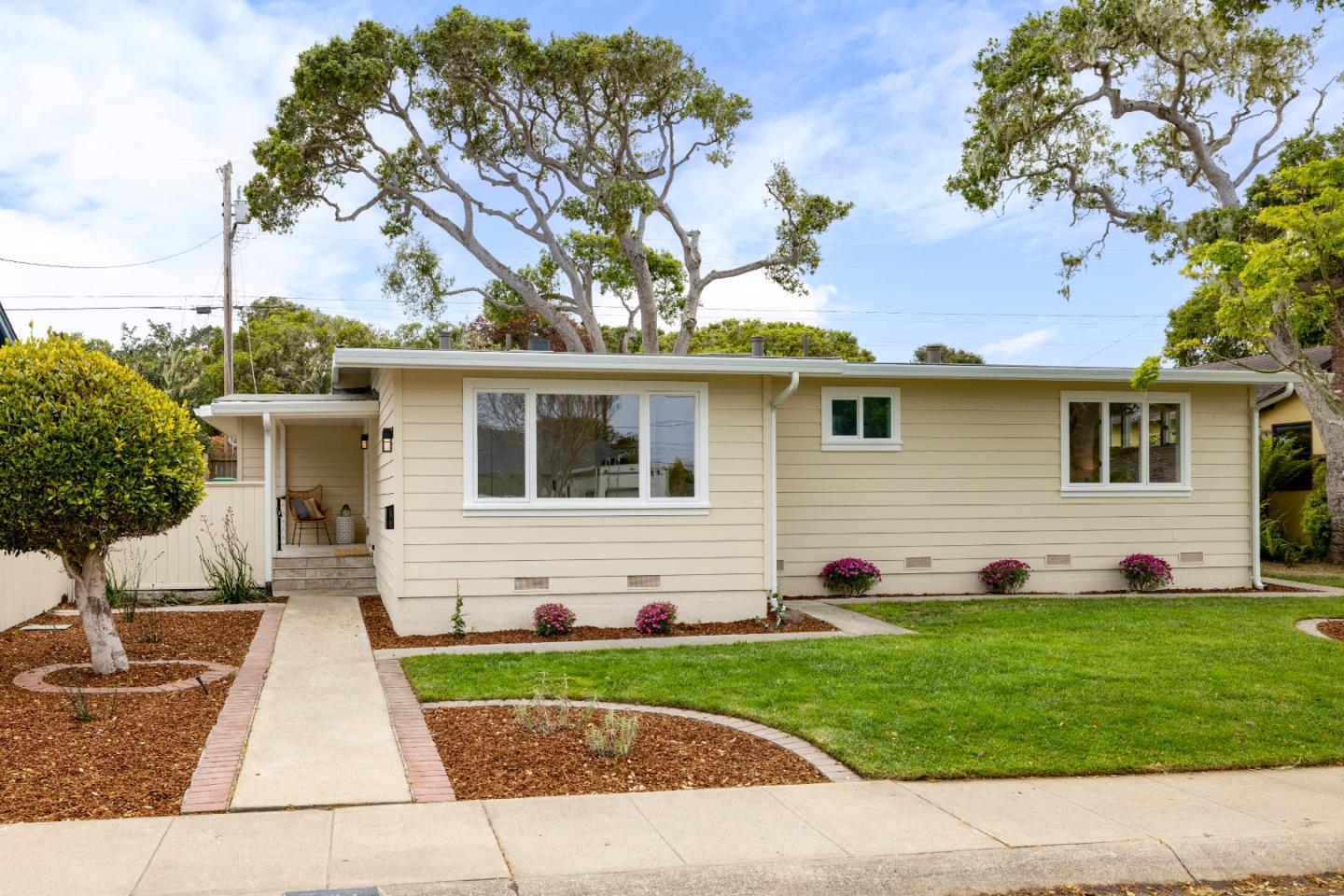 Photo of 721 Hillcrest Ave in Pacific Grove, CA