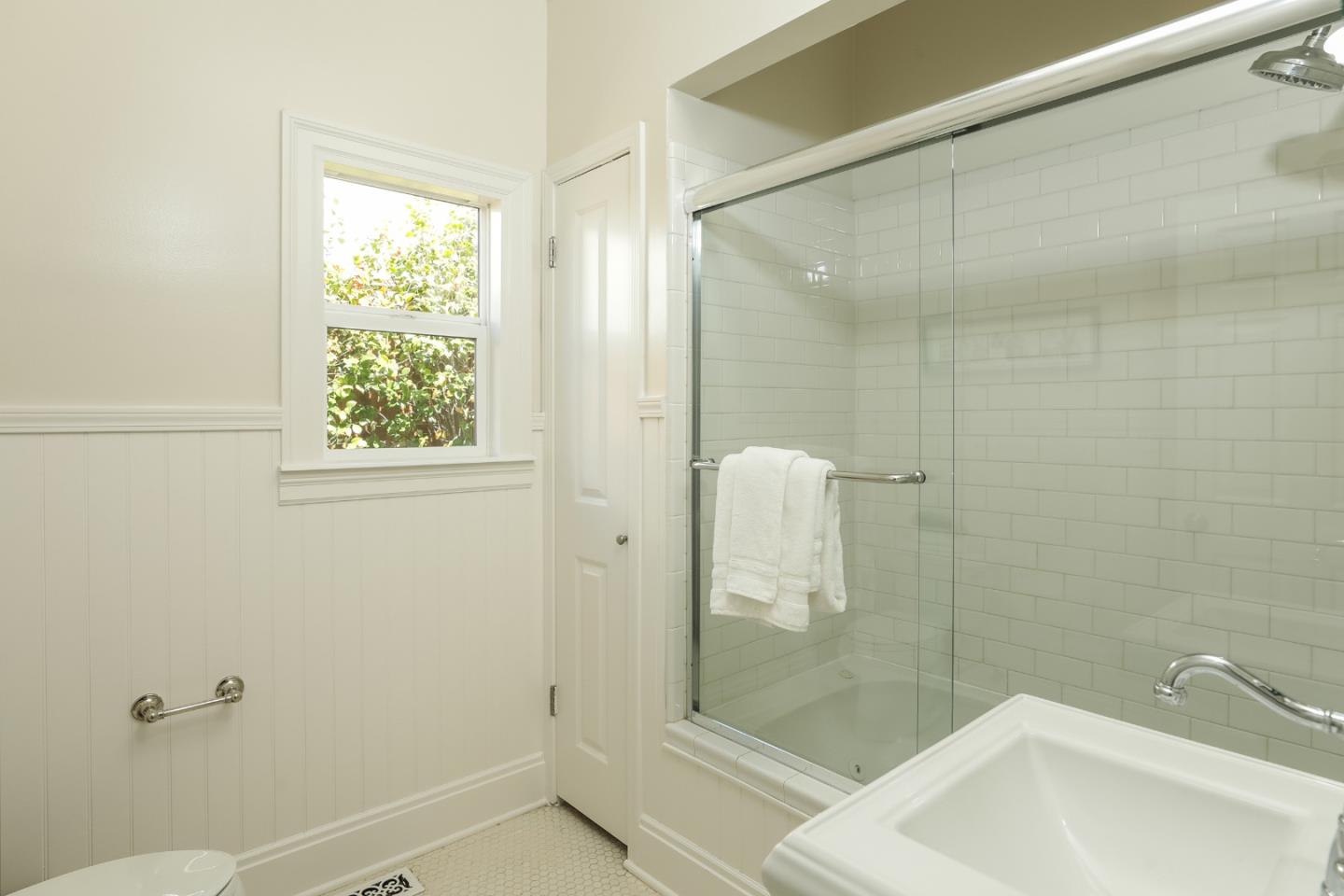Detail Gallery Image 15 of 25 For 663 Dartmouth Ave, San Carlos,  CA 94070 - 3 Beds | 2 Baths
