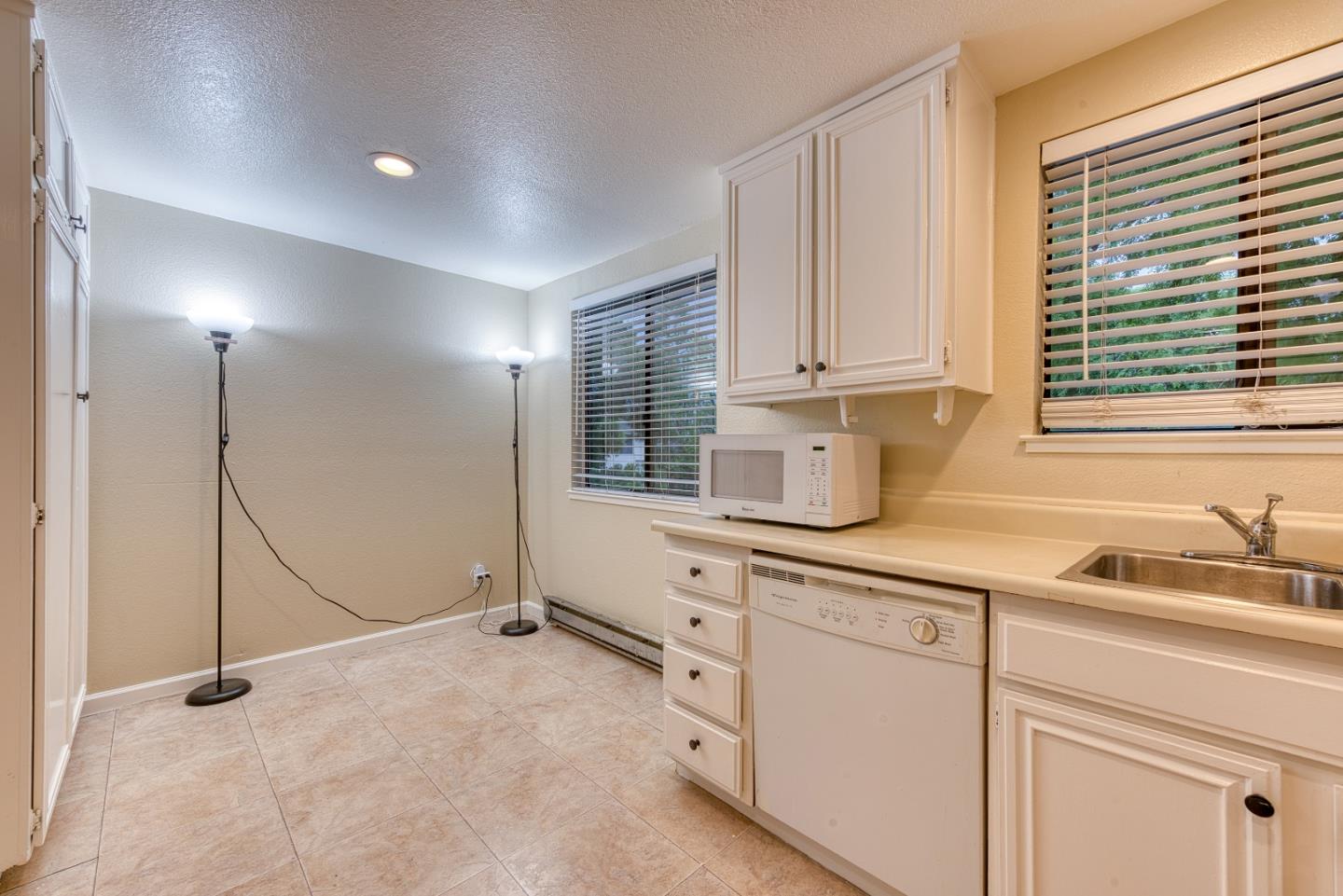 Detail Gallery Image 11 of 53 For 1092 N Abbott Ave, Milpitas,  CA 95035 - 3 Beds | 2 Baths