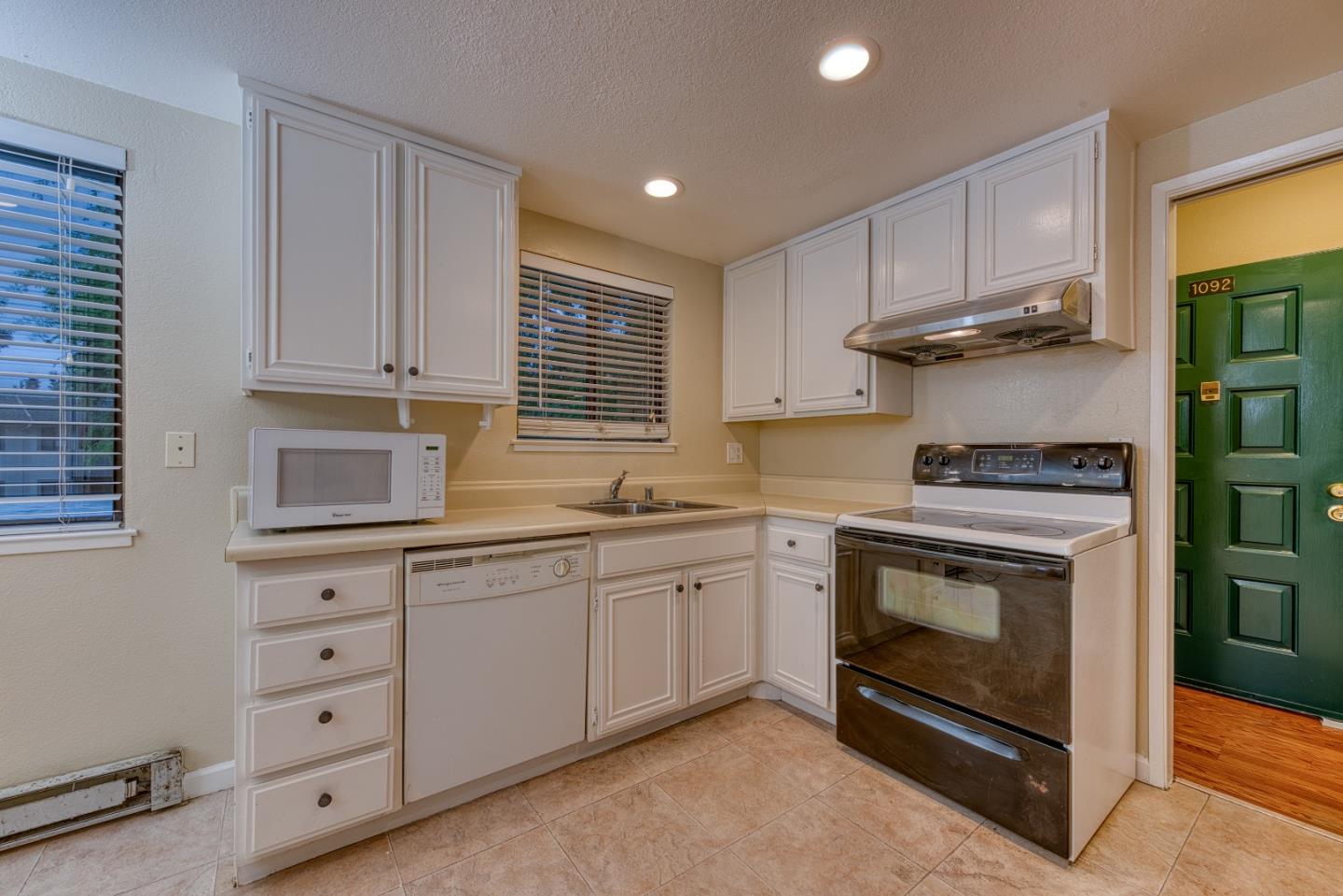 Detail Gallery Image 14 of 53 For 1092 N Abbott Ave, Milpitas,  CA 95035 - 3 Beds | 2 Baths
