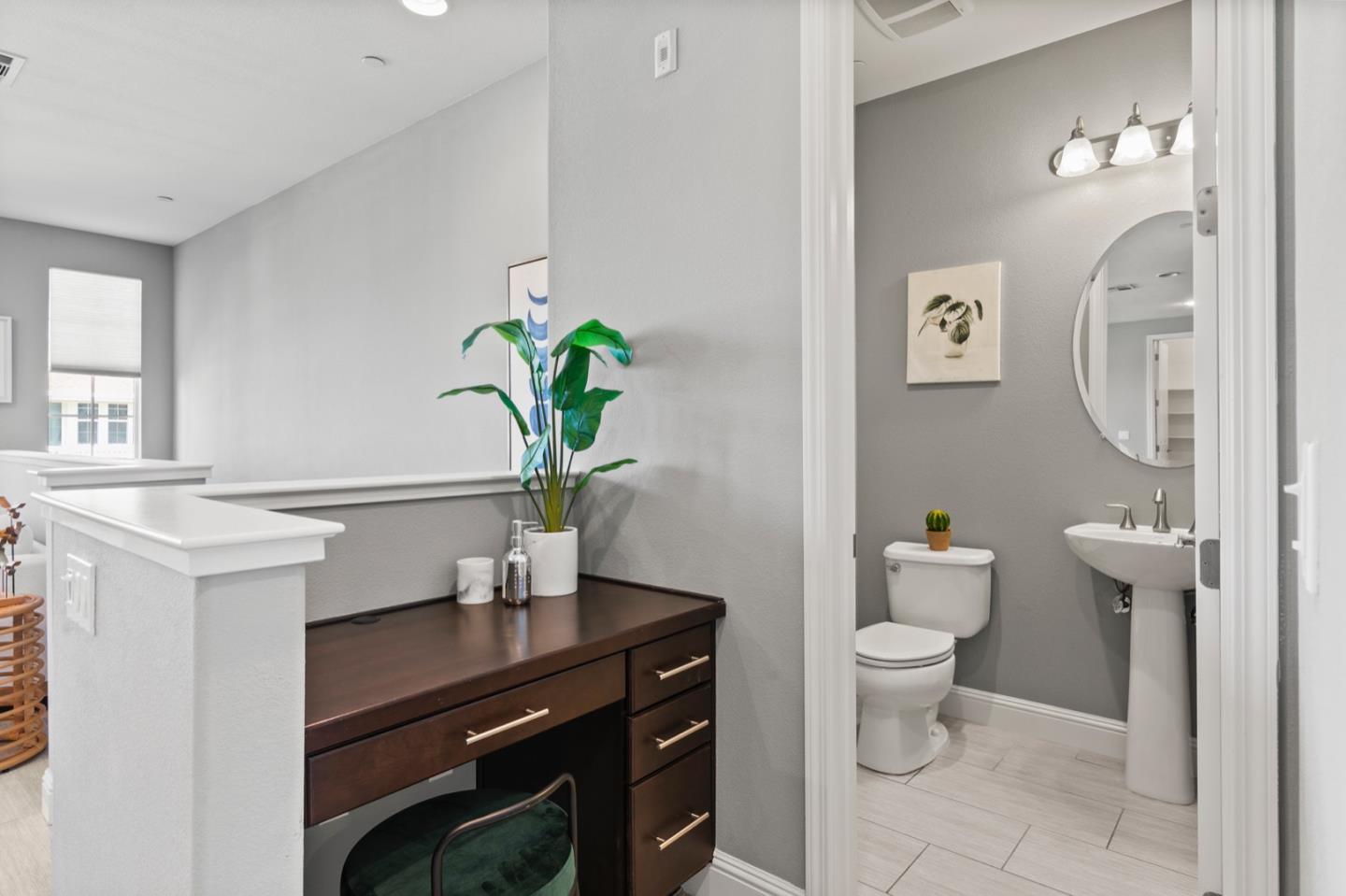 Detail Gallery Image 12 of 35 For 634 True Wind Way #809,  Redwood City,  CA 94063 - 3 Beds | 2/1 Baths