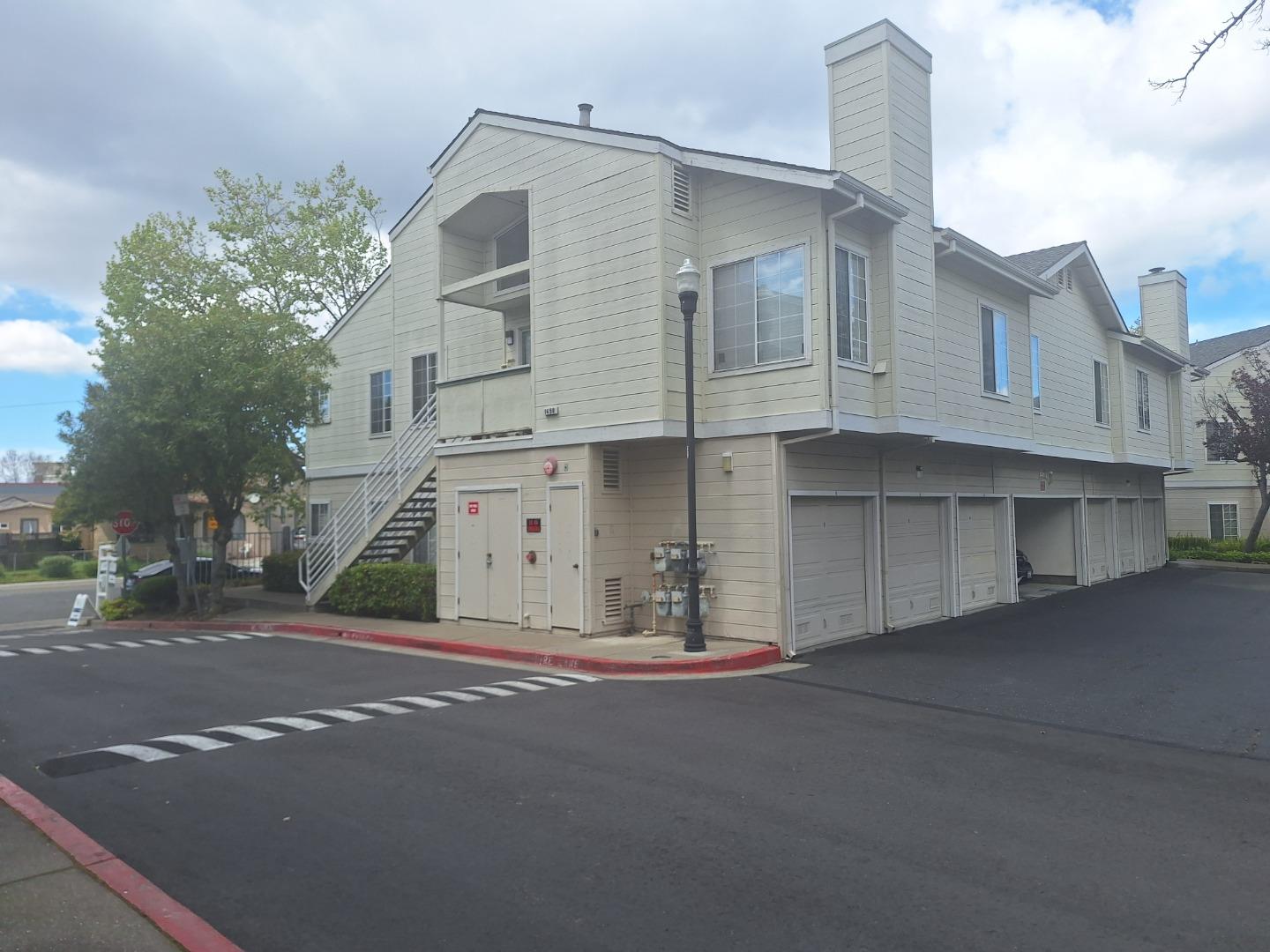 Photo of 1450 Thrush Ave #18 in San Leandro, CA