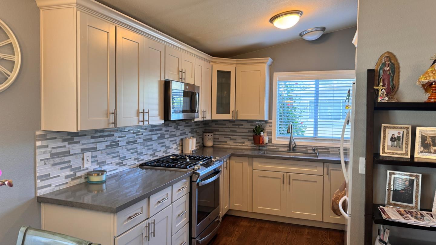 Detail Gallery Image 2 of 15 For 6130 Monterey Rd #179,  San Jose,  CA 95138 - 3 Beds | 2 Baths