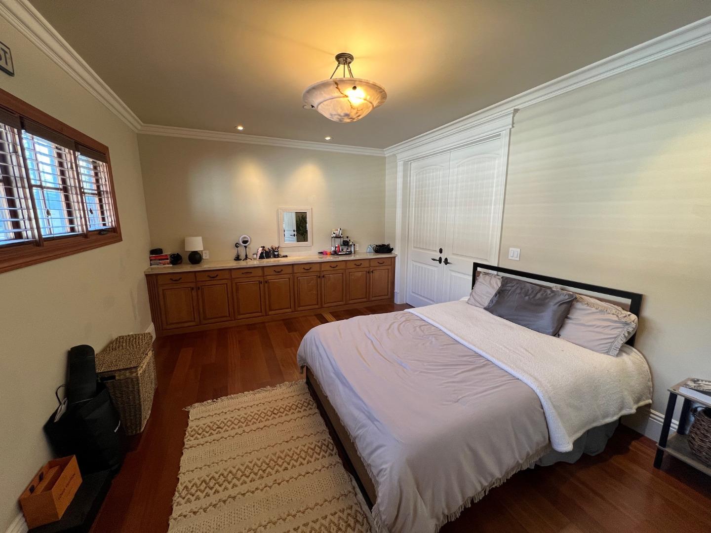 Detail Gallery Image 11 of 12 For 110 Clarendon Rd, Burlingame,  CA 94010 - 2 Beds | 1 Baths