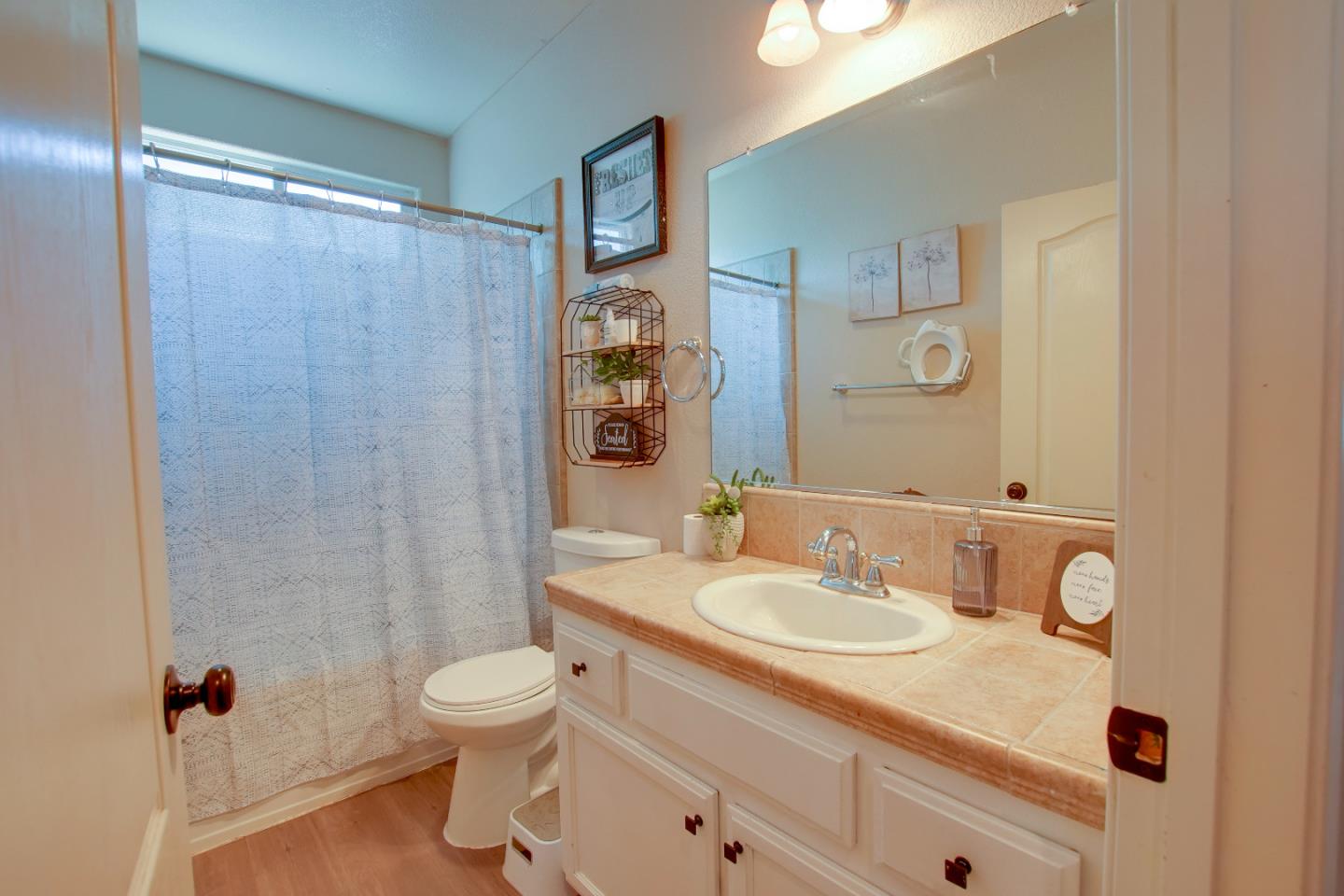 Detail Gallery Image 12 of 25 For 1435 San Rafael St, Los Banos,  CA 93635 - 3 Beds | 2 Baths