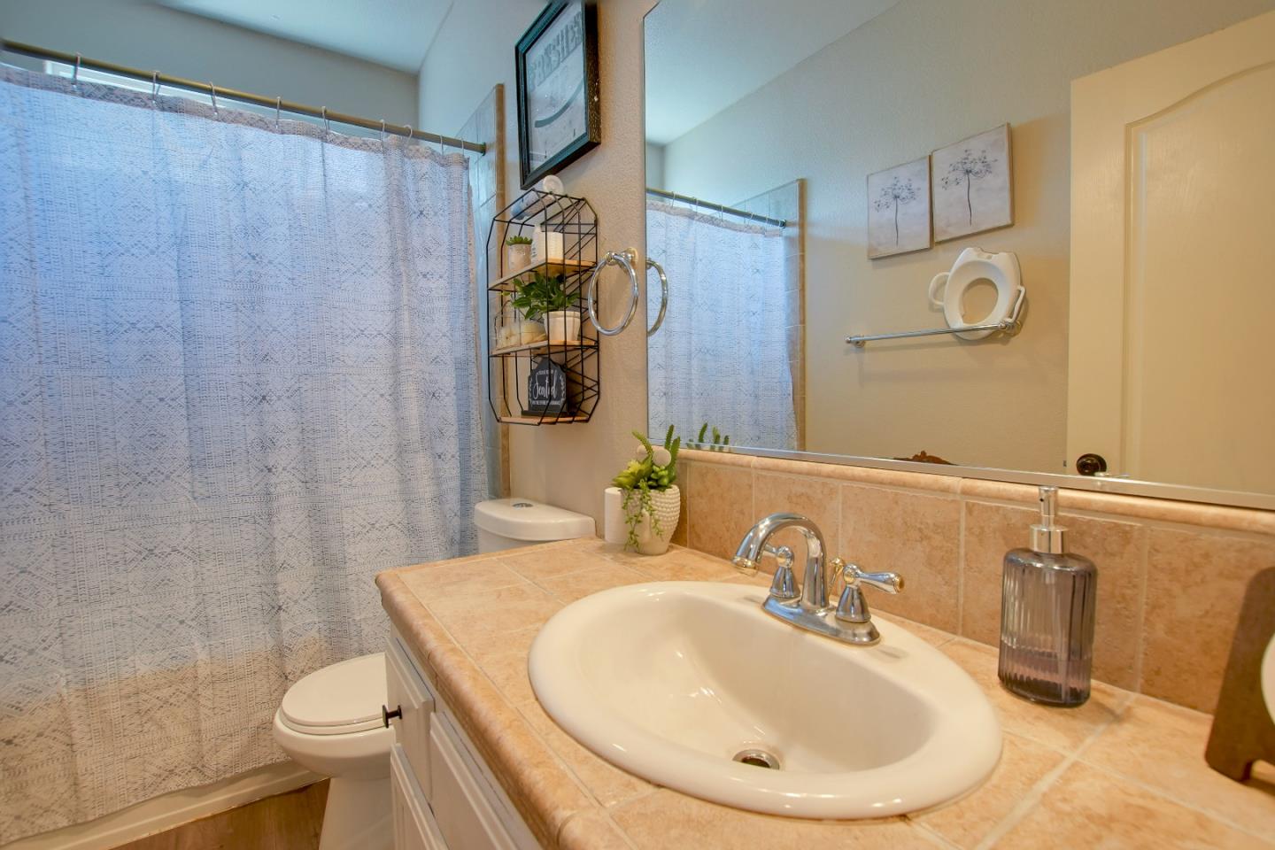 Detail Gallery Image 13 of 25 For 1435 San Rafael St, Los Banos,  CA 93635 - 3 Beds | 2 Baths