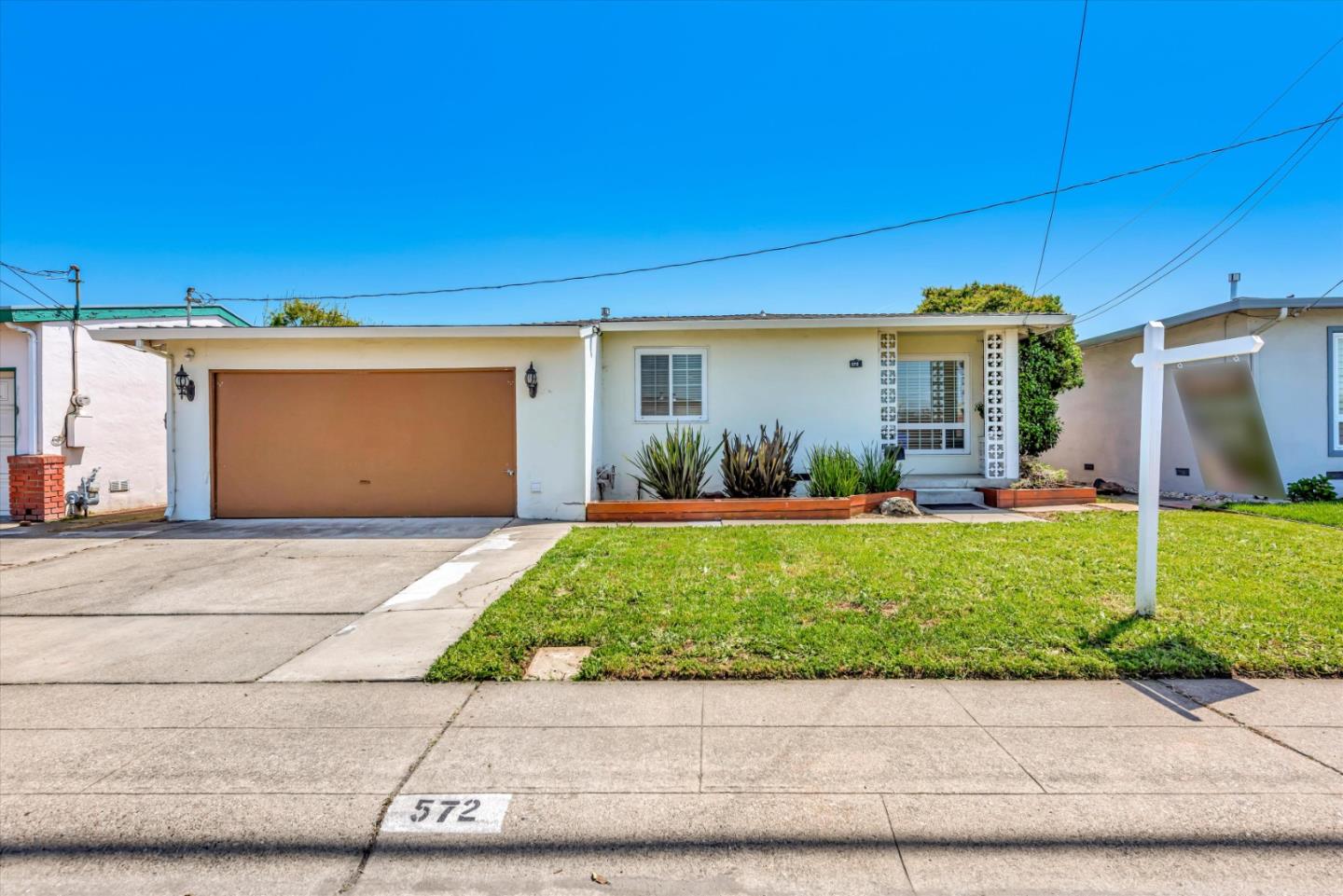 Photo of 572 Perkins Dr in Hayward, CA