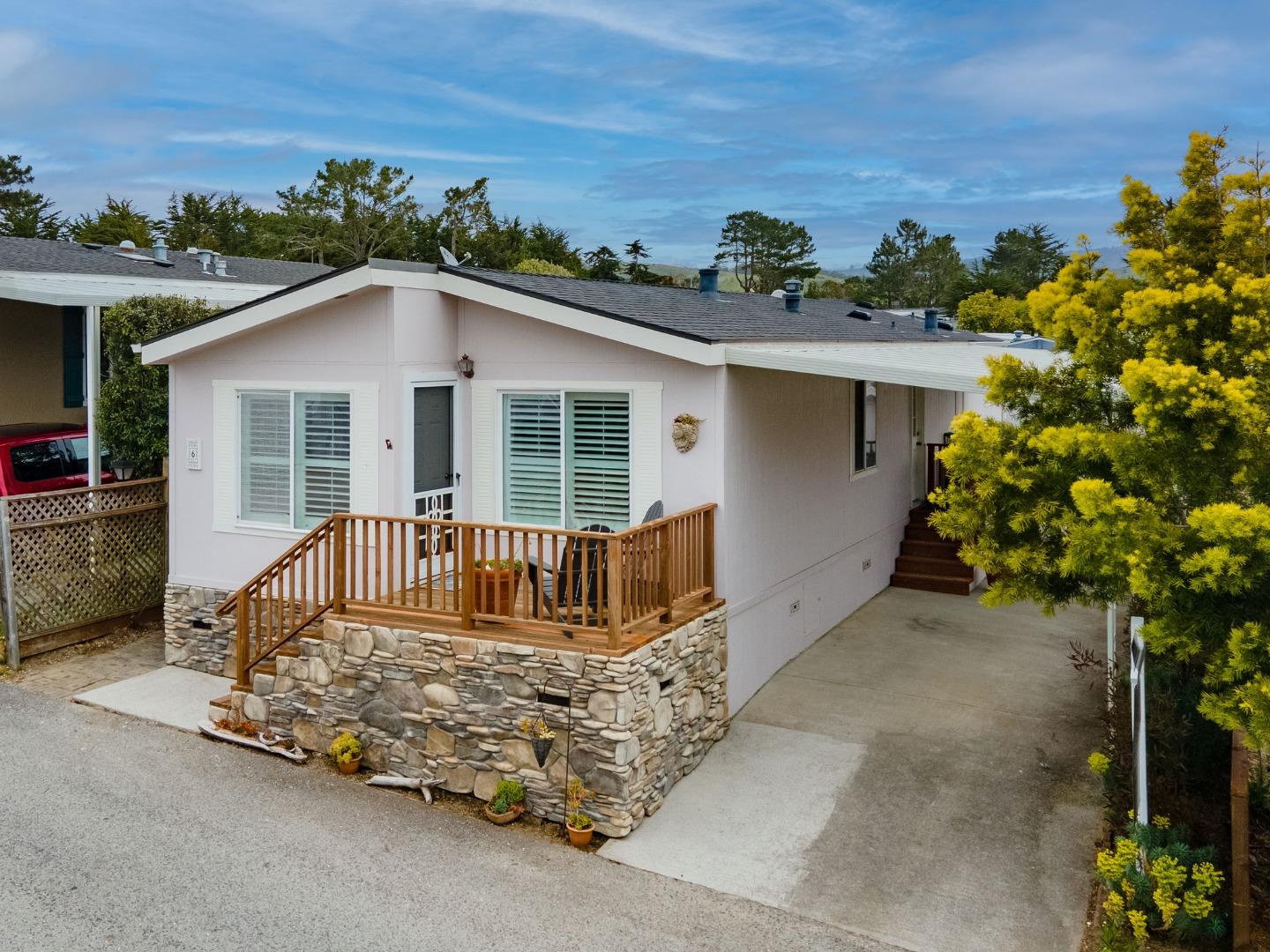 Detail Gallery Image 1 of 29 For 6 Sunset Ter #6,  Half Moon Bay,  CA 94019 - 2 Beds | 2 Baths