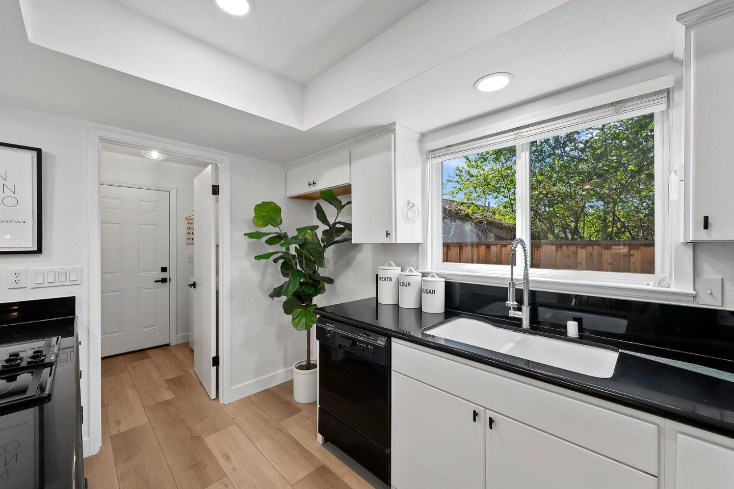Detail Gallery Image 13 of 68 For 2264 Monitor Ct, San Jose,  CA 95125 - 3 Beds | 2 Baths