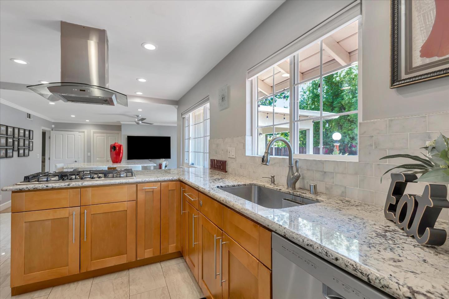 Detail Gallery Image 15 of 49 For 10701 S Blaney Ave, Cupertino,  CA 95014 - 4 Beds | 3/1 Baths