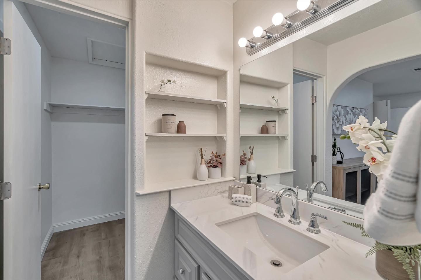Detail Gallery Image 14 of 22 For 714 Albanese Cir, San Jose,  CA 95111 - 4 Beds | 2 Baths