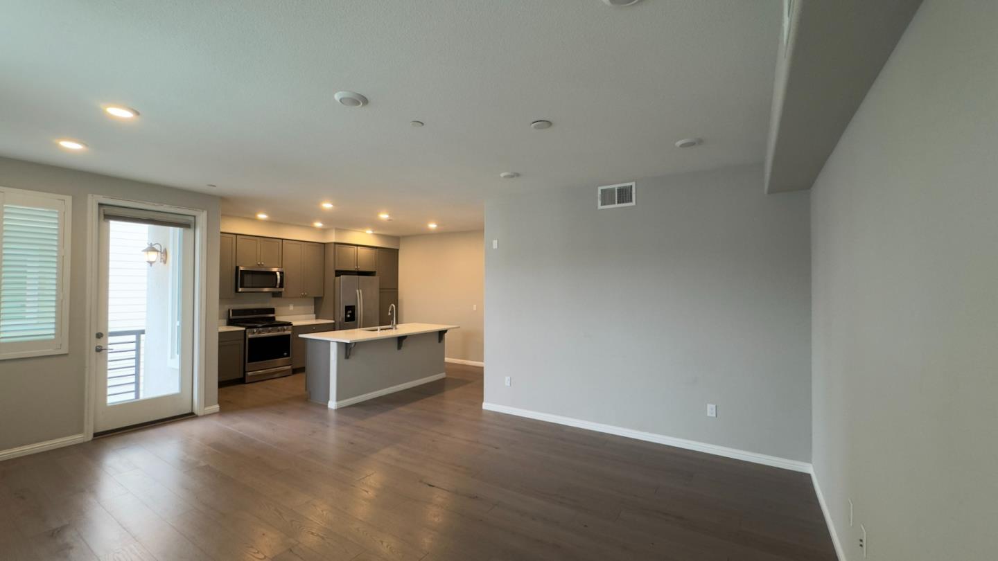 Detail Gallery Image 12 of 33 For 1451 Nightshade Rd #31,  Milpitas,  CA 95035 - 2 Beds | 2 Baths