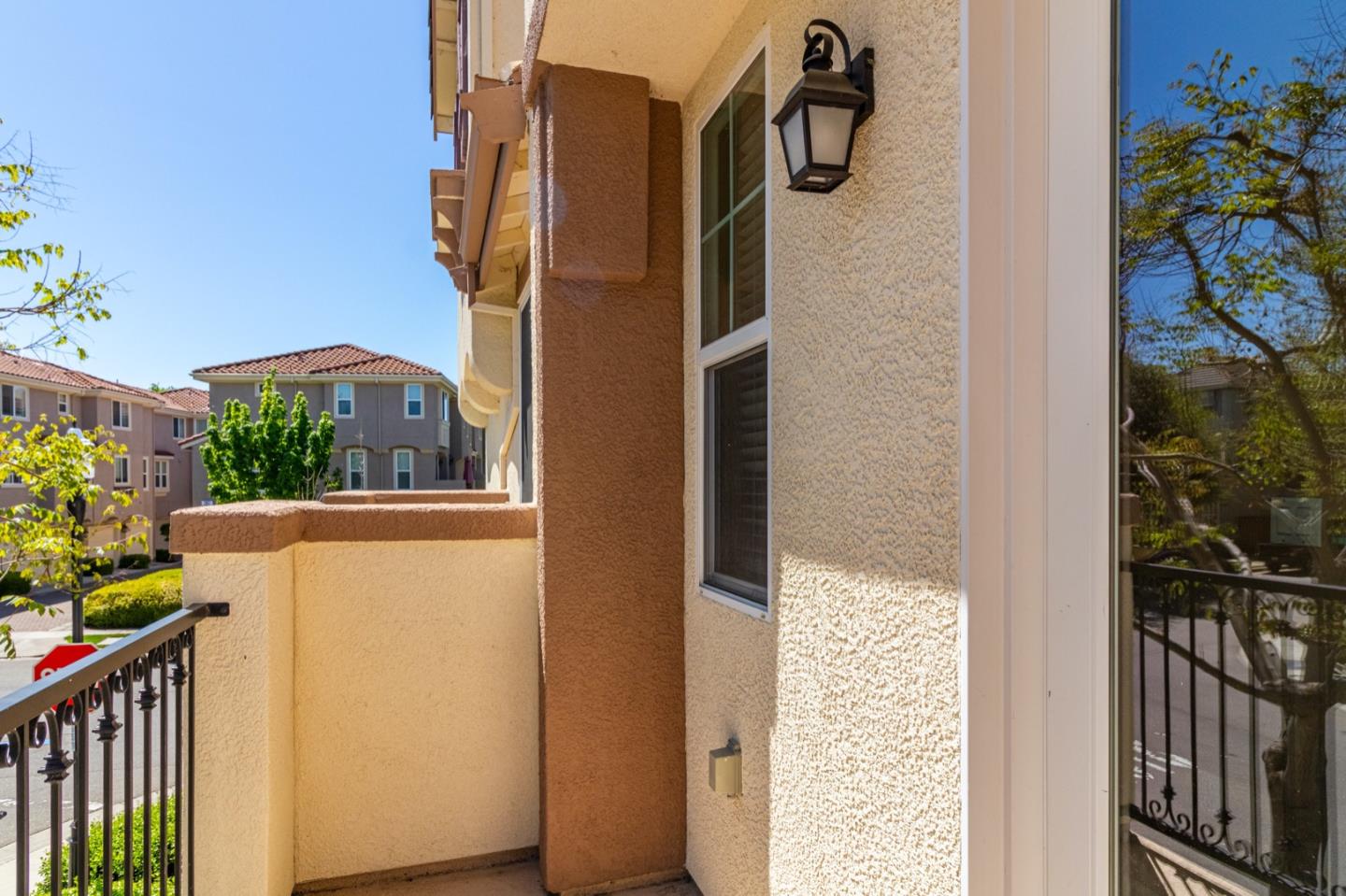 Detail Gallery Image 15 of 38 For 196 Heligan Ln #8,  Livermore,  CA 94551 - 2 Beds | 2 Baths