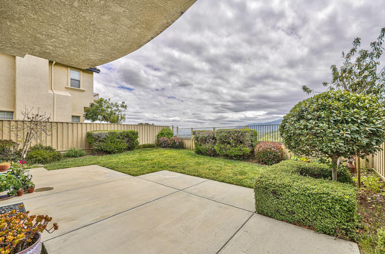 Detail Gallery Image 12 of 35 For 19394 Acclaim Dr, Salinas,  CA 93908 - 3 Beds | 2/1 Baths