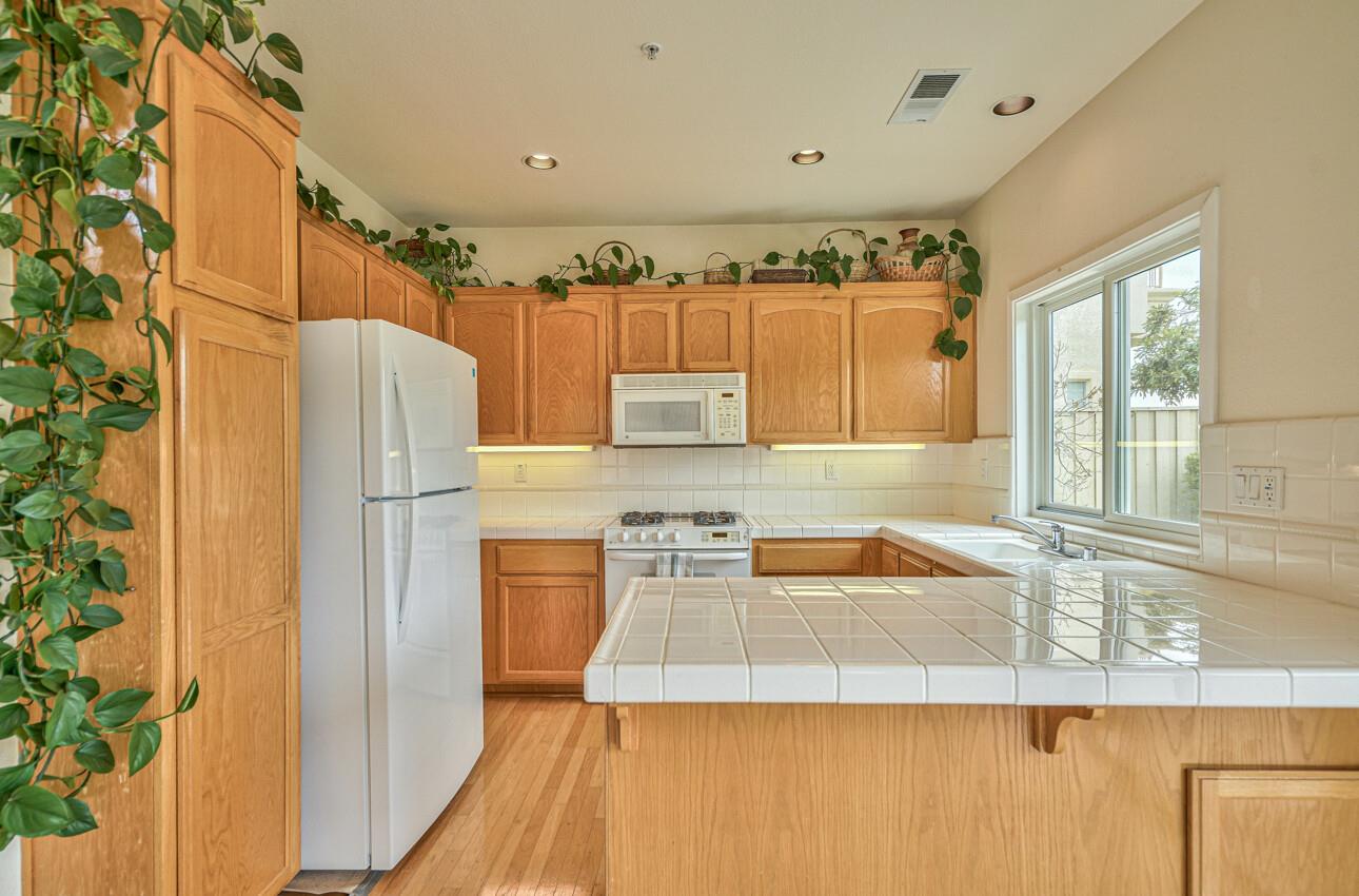 Detail Gallery Image 15 of 35 For 19394 Acclaim Dr, Salinas,  CA 93908 - 3 Beds | 2/1 Baths