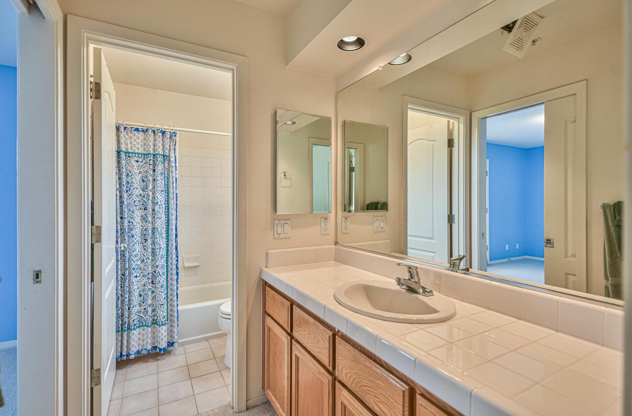 Detail Gallery Image 31 of 35 For 19394 Acclaim Dr, Salinas,  CA 93908 - 3 Beds | 2/1 Baths