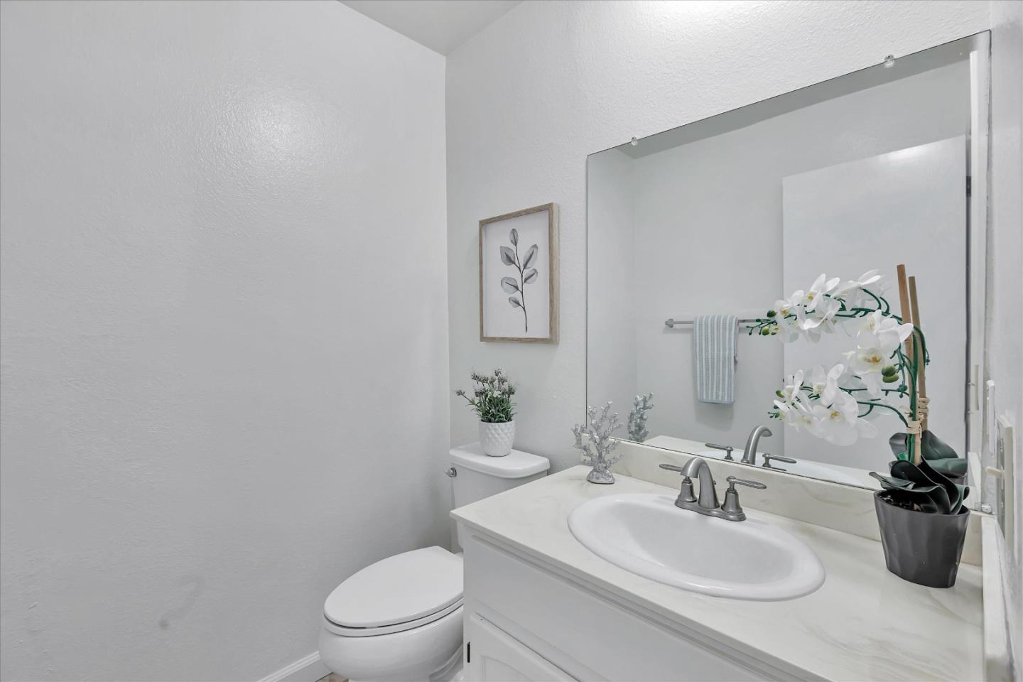 Detail Gallery Image 33 of 41 For 1087 Longshore Dr, San Jose,  CA 95128 - 3 Beds | 2/1 Baths