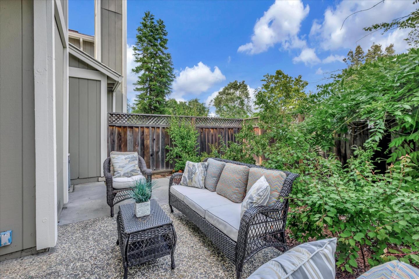 Detail Gallery Image 40 of 41 For 1087 Longshore Dr, San Jose,  CA 95128 - 3 Beds | 2/1 Baths