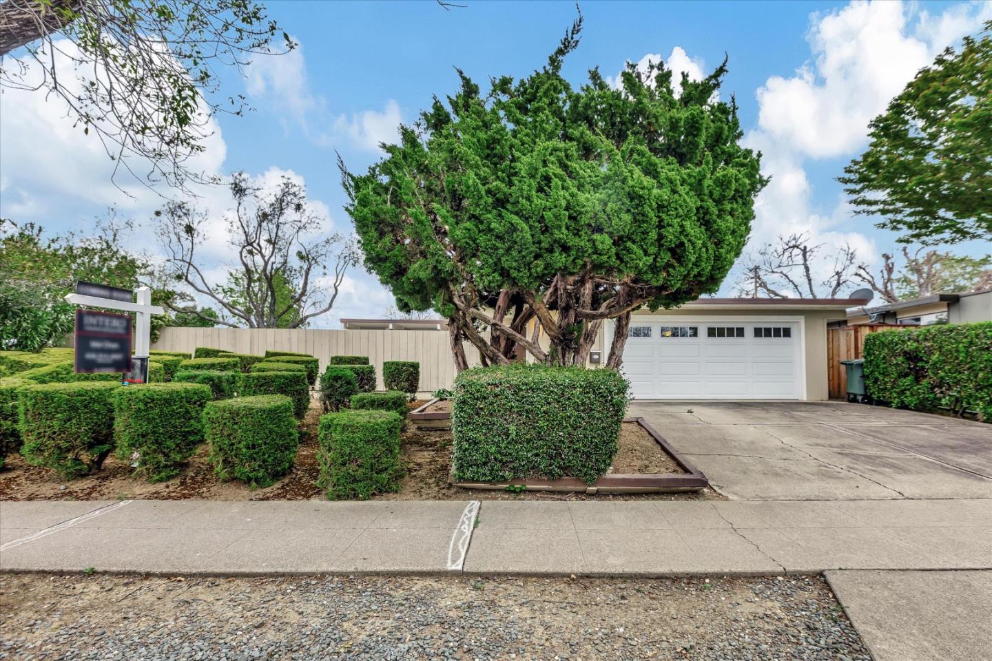 Photo of 810 Stendhal Ln in Cupertino, CA