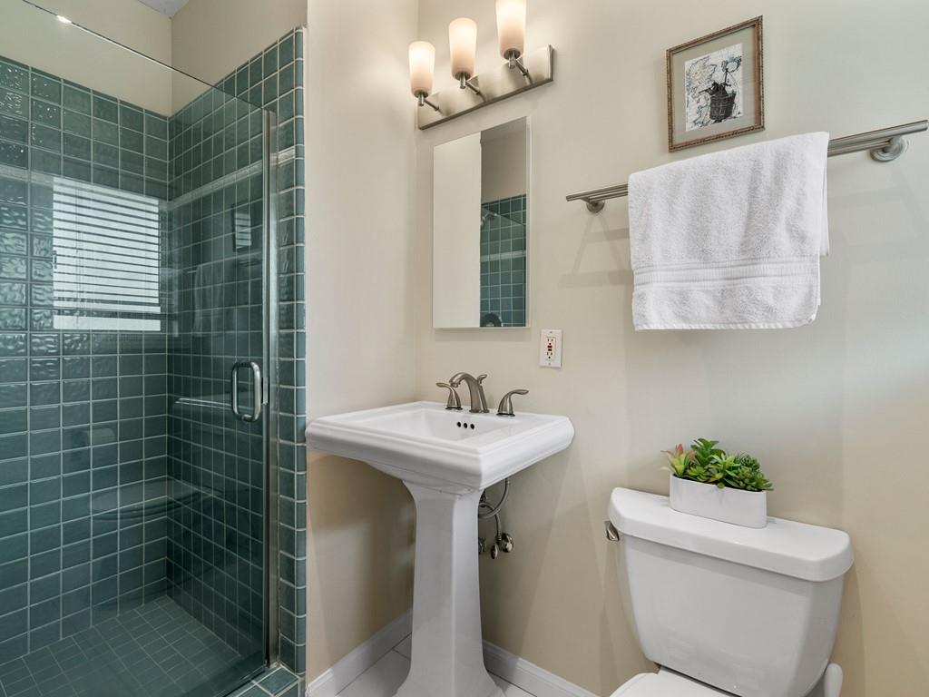 Detail Gallery Image 13 of 30 For 9 Paloma Dr, Corte Madera,  CA 94925 - 3 Beds | 2 Baths