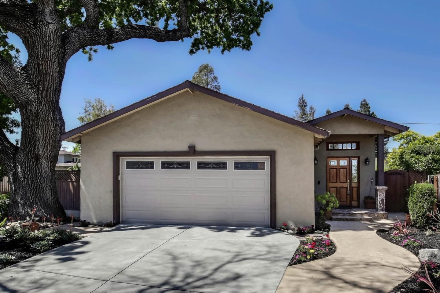 Detail Gallery Image 1 of 25 For 10843 Minette Dr, Cupertino,  CA 95014 - 3 Beds | 2 Baths