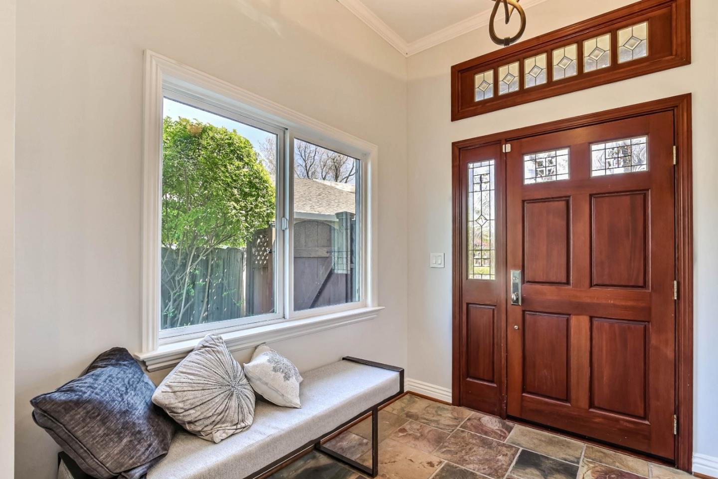 Detail Gallery Image 2 of 25 For 10843 Minette Dr, Cupertino,  CA 95014 - 3 Beds | 2 Baths