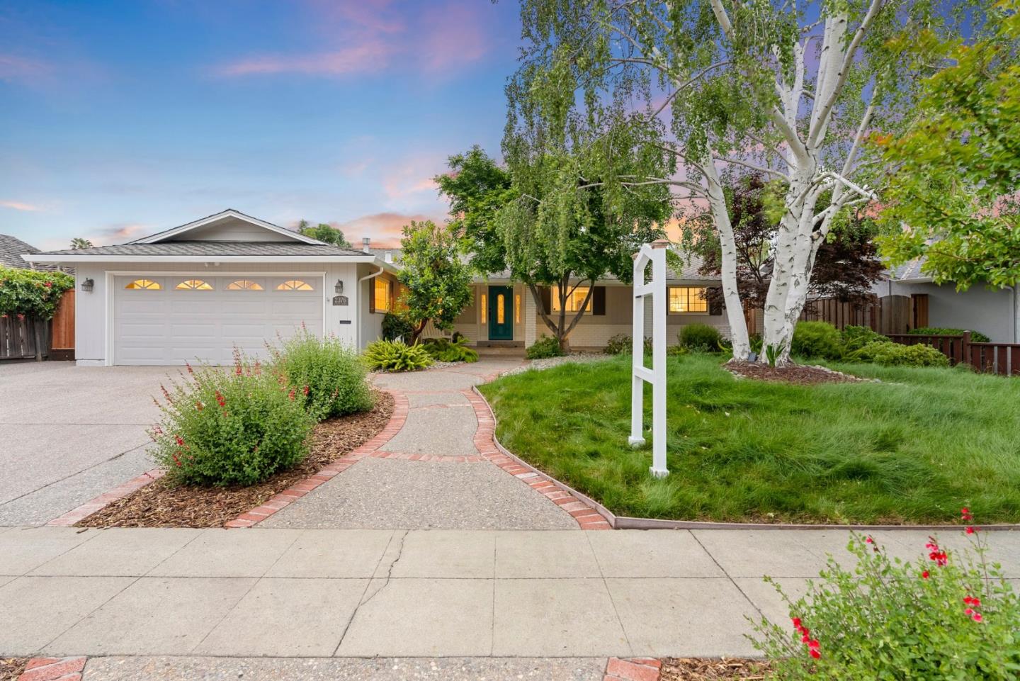 Detail Gallery Image 1 of 72 For 2376 Walden Sq, San Jose,  CA 95124 - 4 Beds | 2/1 Baths
