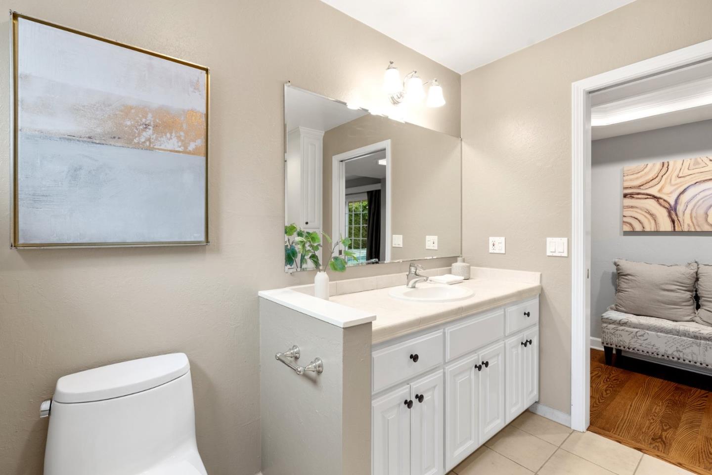 Detail Gallery Image 29 of 72 For 2376 Walden Sq, San Jose,  CA 95124 - 3 Beds | 2/1 Baths