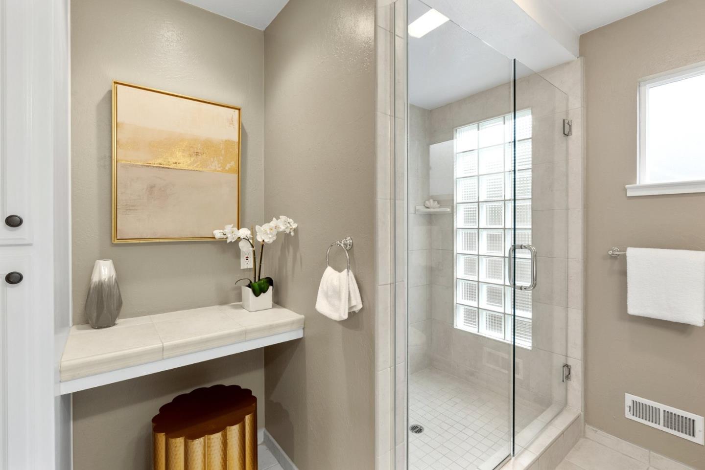 Detail Gallery Image 30 of 72 For 2376 Walden Sq, San Jose,  CA 95124 - 4 Beds | 2/1 Baths
