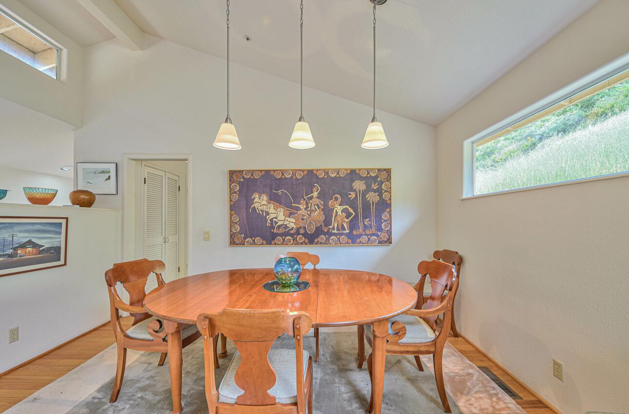 Detail Gallery Image 11 of 35 For 403 Corral De Tierra Rd, Salinas,  CA 93908 - 3 Beds | 2/1 Baths