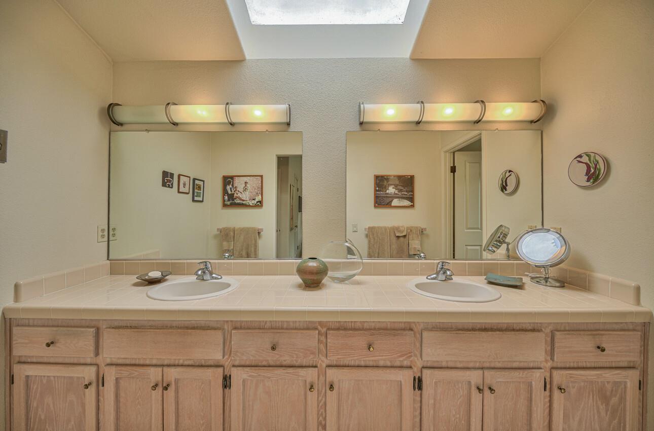 Detail Gallery Image 26 of 35 For 403 Corral De Tierra Rd, Salinas,  CA 93908 - 3 Beds | 2/1 Baths