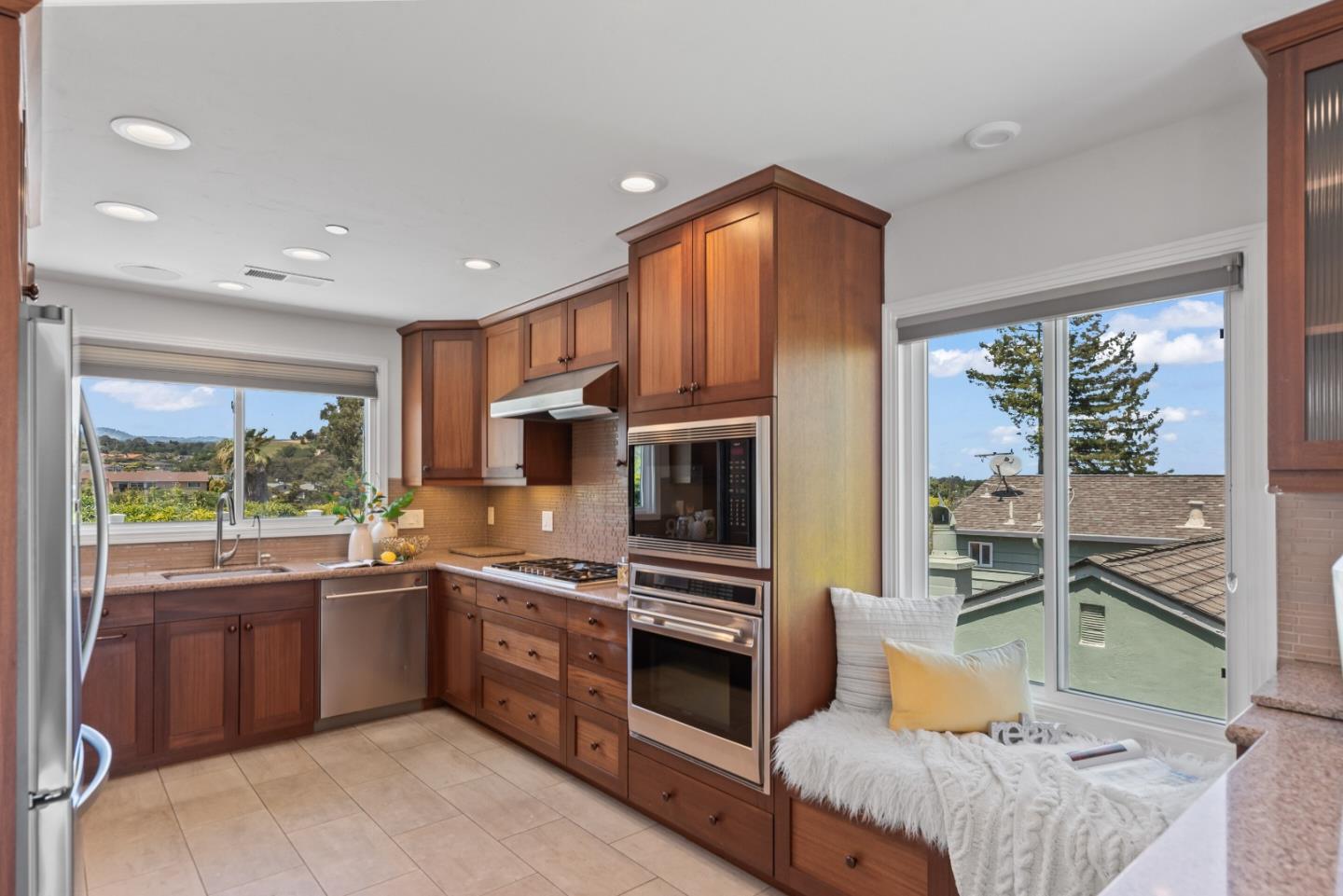 Detail Gallery Image 17 of 56 For 3728 Southwood Ave, San Mateo,  CA 94403 - 4 Beds | 3/1 Baths