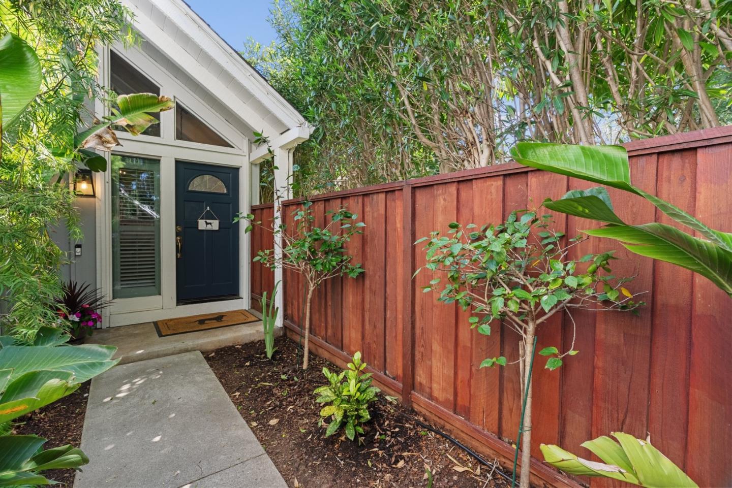Detail Gallery Image 2 of 33 For 124 Cherry Wood Ct, Los Gatos,  CA 95032 - 3 Beds | 2/1 Baths
