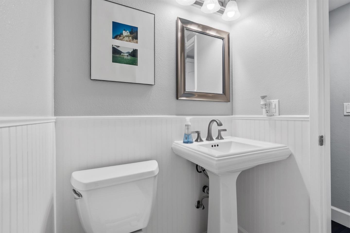 Detail Gallery Image 9 of 33 For 124 Cherry Wood Ct, Los Gatos,  CA 95032 - 3 Beds | 2/1 Baths