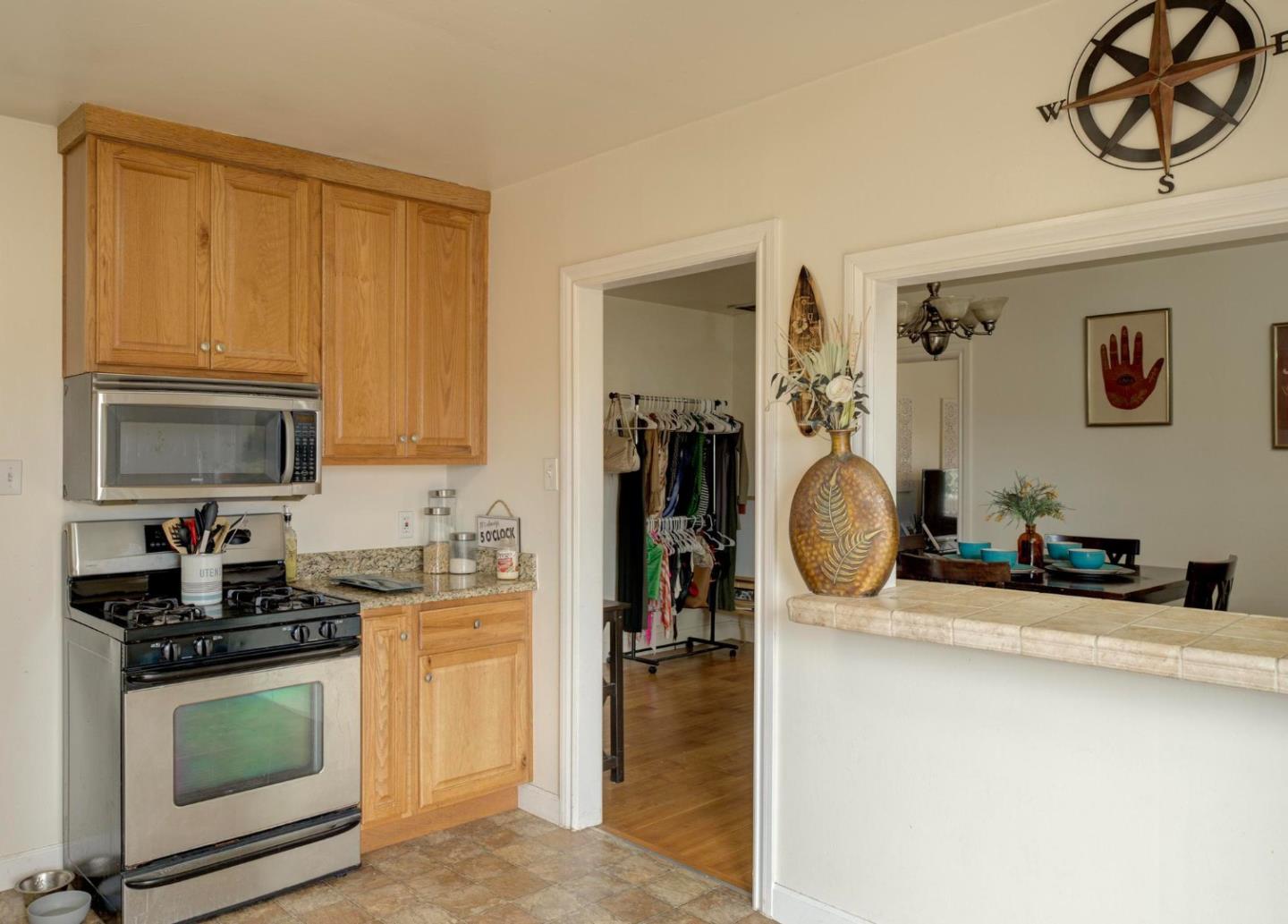 Detail Gallery Image 7 of 22 For 224 Palm Ave, Marina,  CA 93933 - 2 Beds | 1 Baths