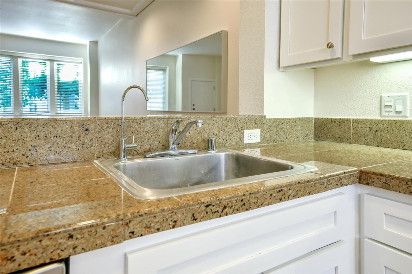 Detail Gallery Image 14 of 46 For 257 Grayson Ter, San Jose,  CA 95126 - 4 Beds | 2/1 Baths