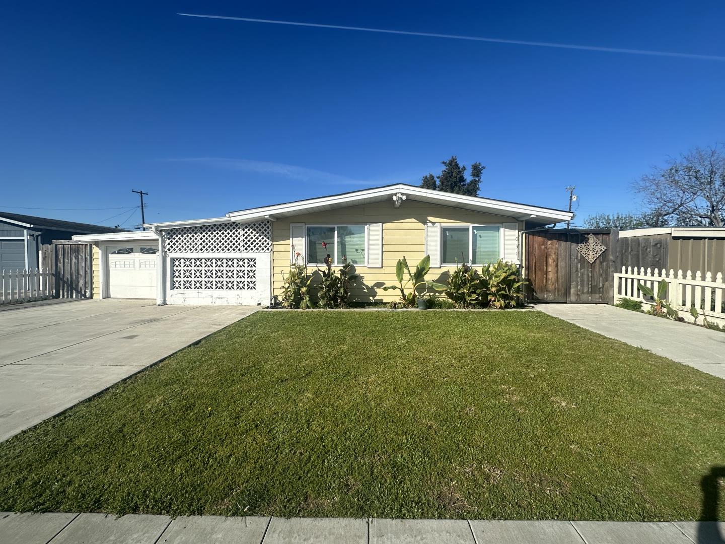 Photo of 1031 Polk St in Salinas, CA