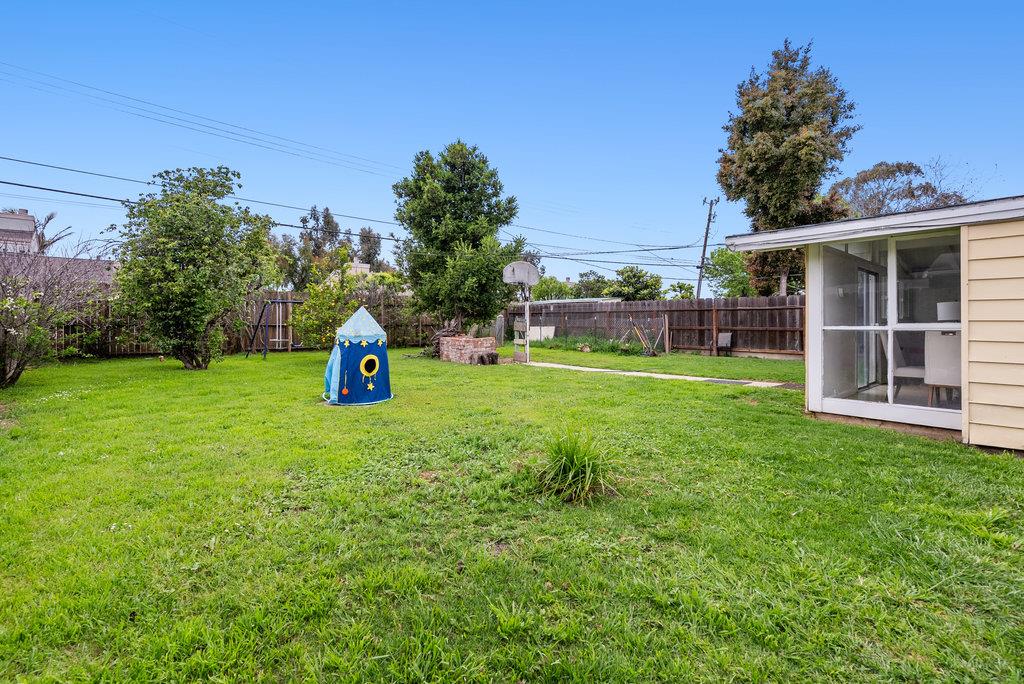 Detail Gallery Image 21 of 27 For 1031 Polk St, Salinas,  CA 93906 - 3 Beds | 1 Baths